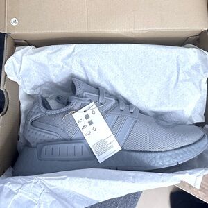 Mens Adidas running shoes / silver & grey / NWT brand new in box! Size 10.5